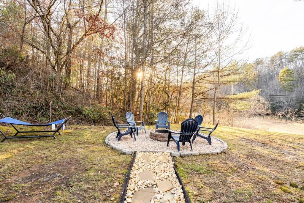 Riverside Relaxer W/Hot Tub+Fire Pit +Wifi & View Франклин Екстериор снимка
